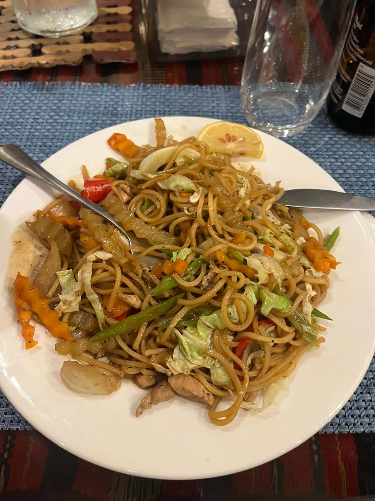 Stir-fried noodles with vegetables at Chekesh Casa, San Juan, Siquijor
