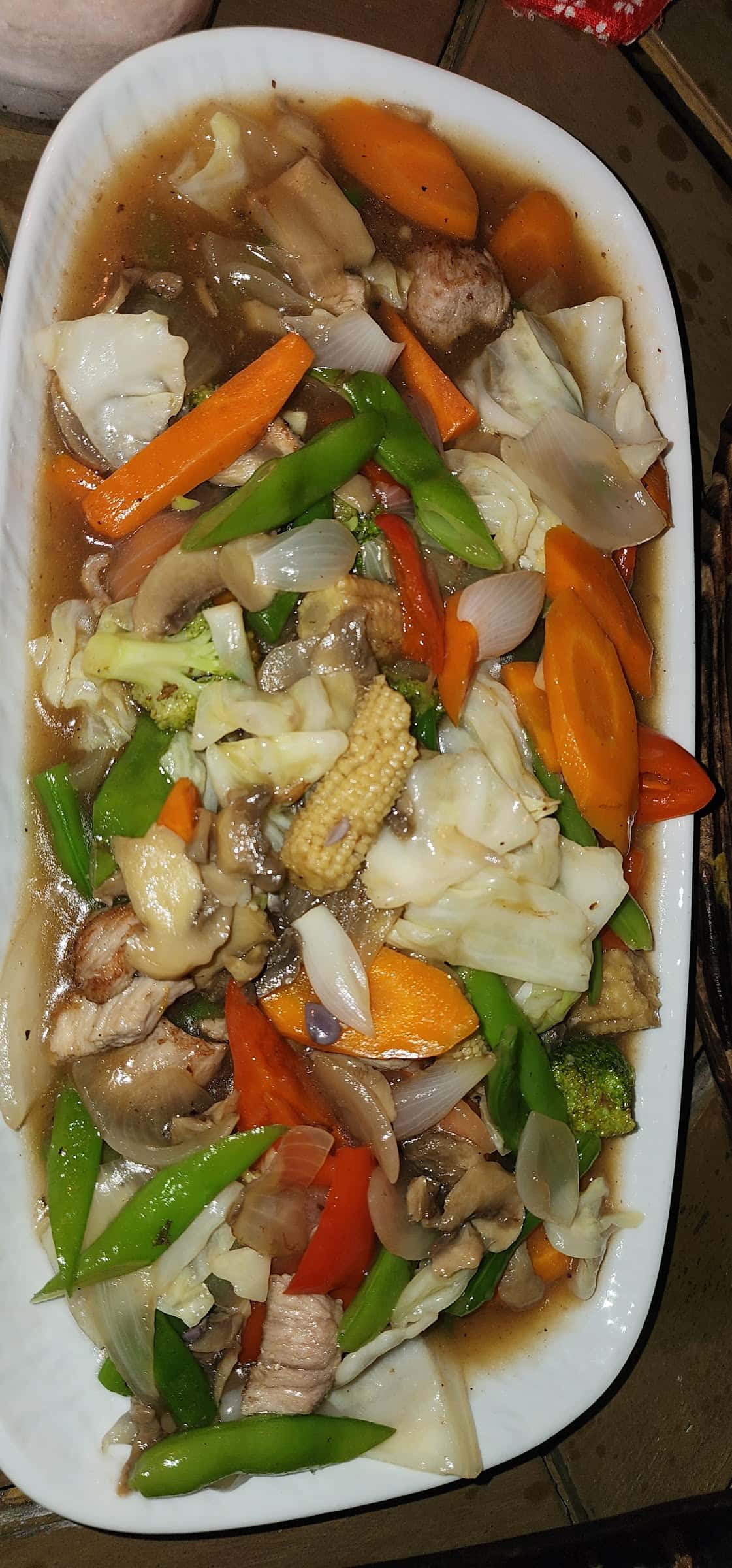 Seafood and vegetable stir-fry at Villa Marmarine Restaurant, Siquijor town