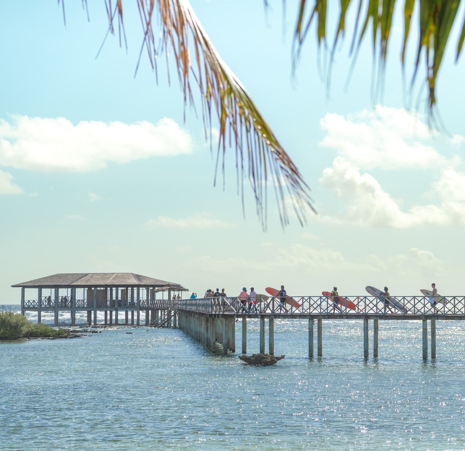 Catangnan Travel Guide – Cloud 9 Surf, Boardwalk & Beach Cafés